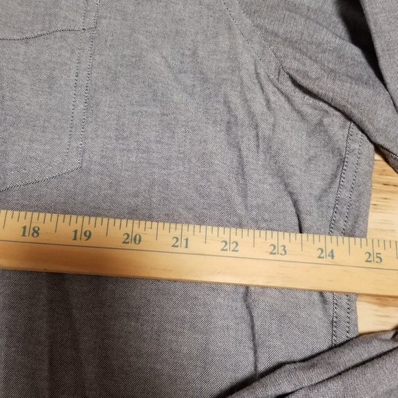L.L. Bean Men's Shirt gray XL‎ slightly fitted - Picture 9 of 10